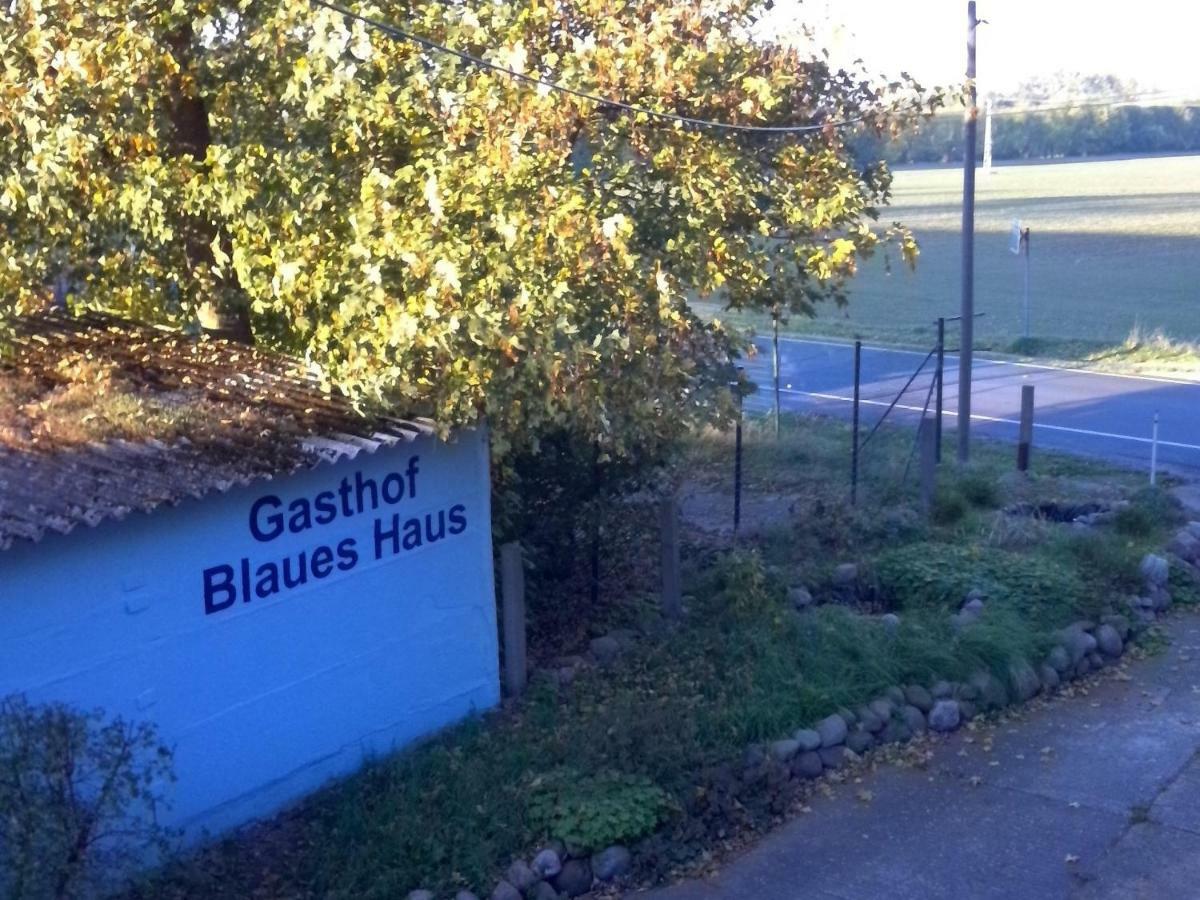 Gasthof Blaues Haus Hotel Bastorf Exterior foto